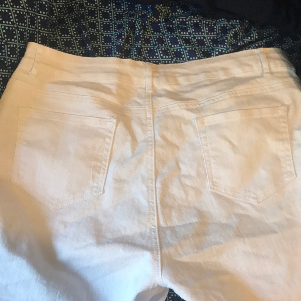Rue 21 white shorts